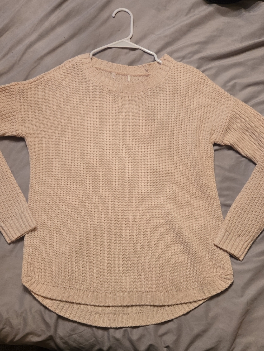 Women’s Light Pink Ribbed Knit Sweater - Classic Crewneck